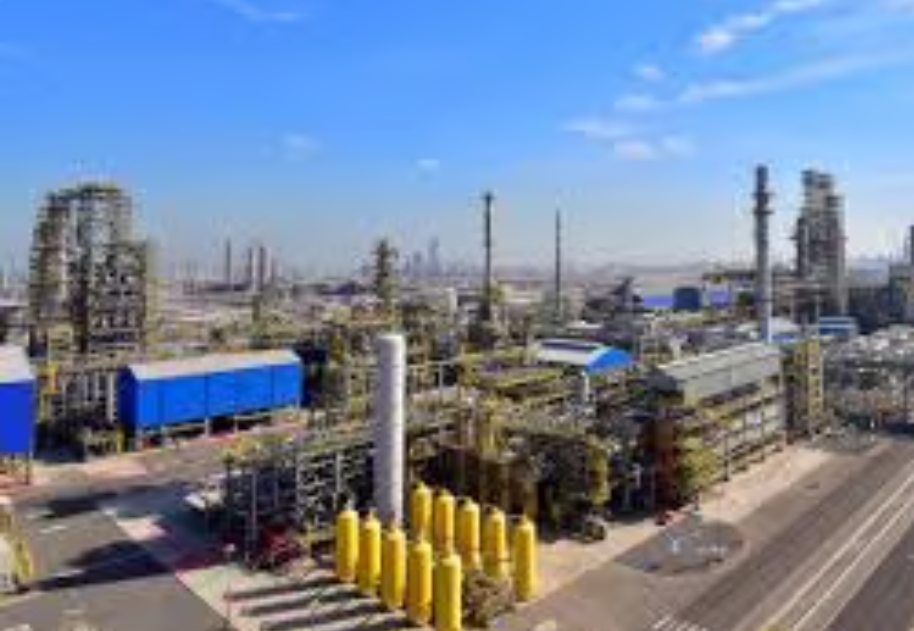 الكويت: إخماد حريق وحدتي تشغيل بمصفاتي ميناءي الأحمدي وعبدالله