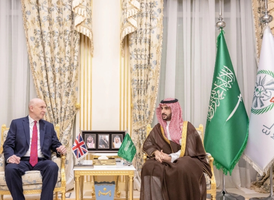 المملكة وبريطانيا تبحثان تطوير الشراكة الاستراتيجية الدفاعية