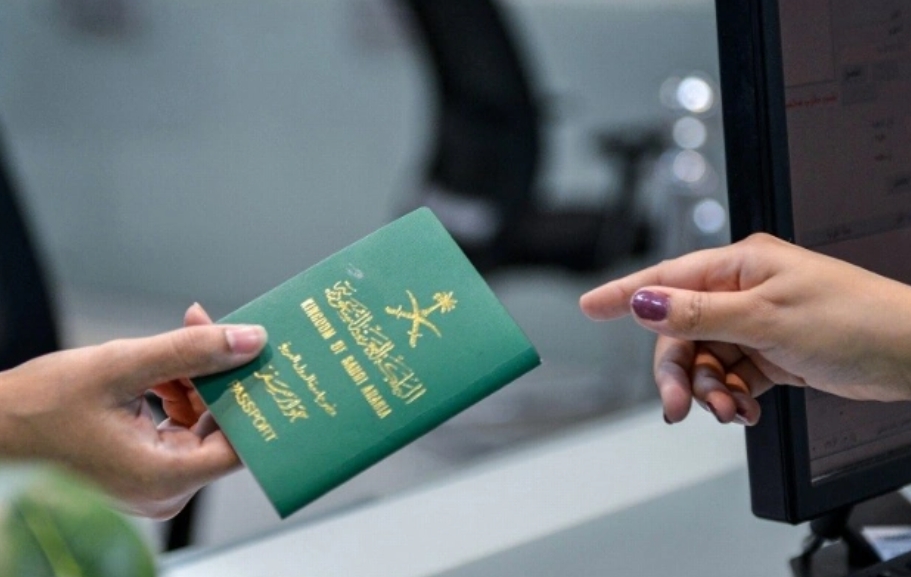 ضوابط وعقوبات.. اعتماد لائحة نظام وثائق السفر