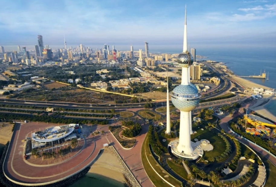 الكويت: لا صحة لـ"التسرب الإشعاعي".. والسيطرة على حرائق "مصفاة الأحمدي"