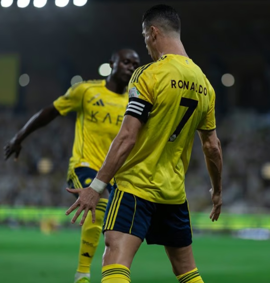 النصر يهزم النجمة بخماسية ويواصل صدارة روشن