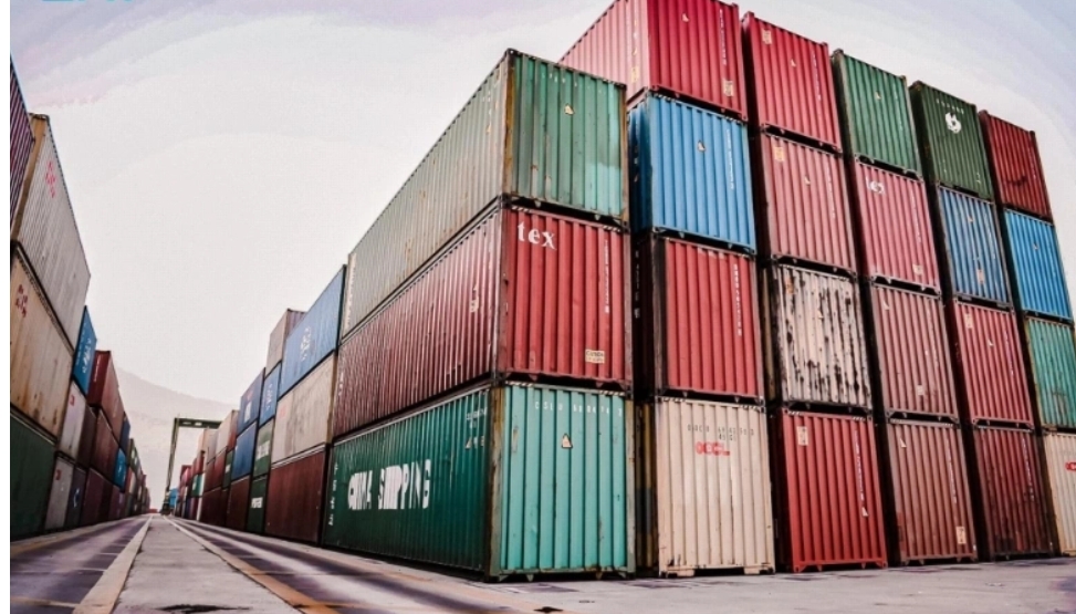 "موانئ" تمدد إعفاء الحاويات بميناء ينبع إلى 20 يوماً