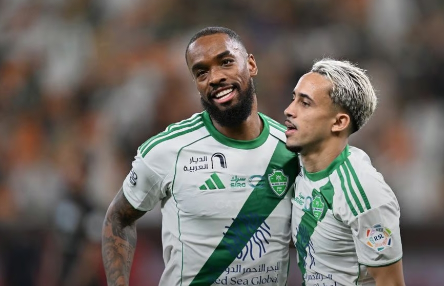 بثلاثية نظيفة.. الأهلي يستعيد الانتصارات أمام ضمك