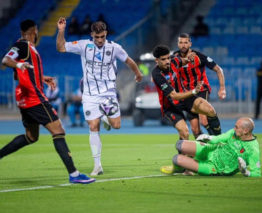 التعادل يحسم مواجهة الشباب والرياض في دوري روشن بالجولة 27