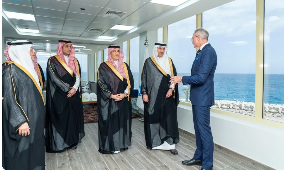 وزيرا النقل والاستثمار يتفقدان جاهزية ميناء الملك عبدالله لضمان مرونة سلاسل الإمداد عبر البحر الأحمر
