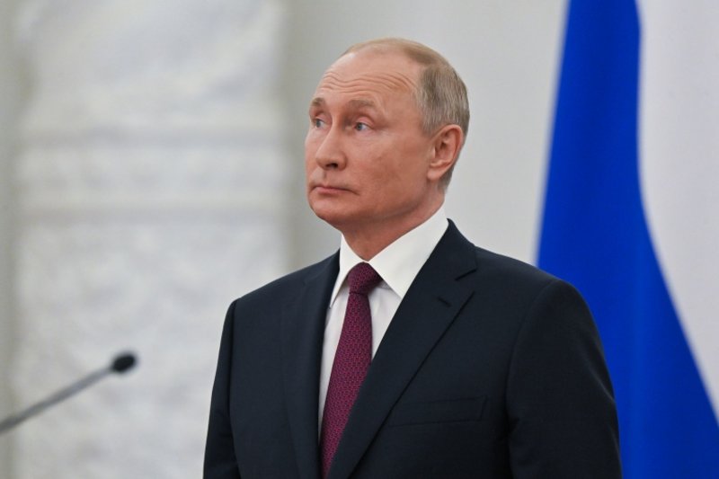 "بوتين" يتوعد بالردّ "عسكريًّا وتقنيًّا" على التهديدات الغربية