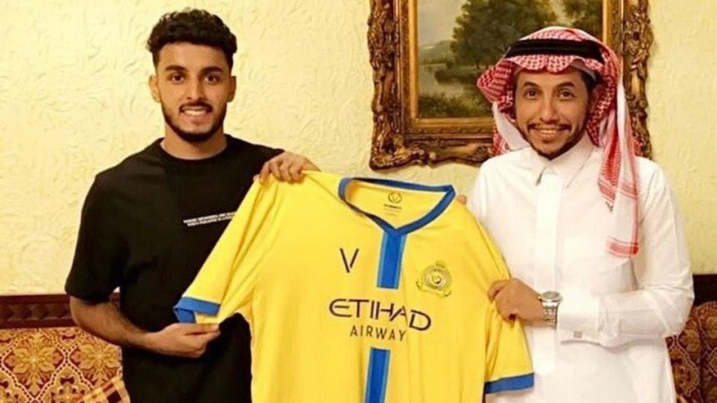 النصر يوقع مع عبدالعزيز العلاوي 3 أعوام النصر يوقع مع عبدالعزيز العلاوي 3 أعوام