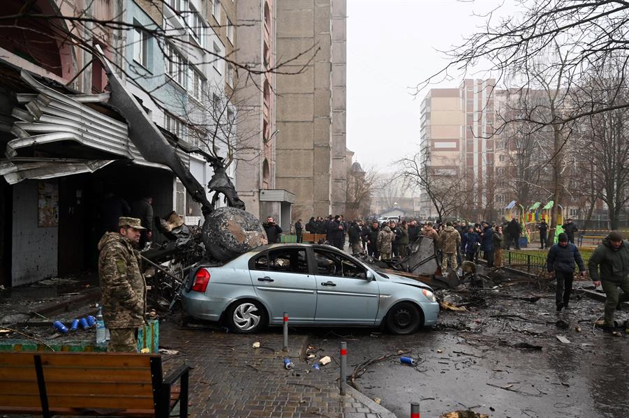 مقـتل وزير الداخلية الأوكراني و15 آخرين بتحطّم مروحية قرب كييف