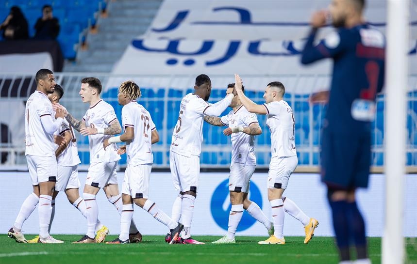 الشباب يعبر ضمك بثنائية ويرتقى لصدارة الدوري مؤقتًا الشباب يعبر ضمك بثنائية ويرتقى لصدارة الدوري مؤقتًا