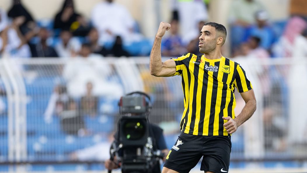 دوري روشن للمحترفين.. "الاتحاد" يحافظ على الصدارة ويمزق شباك "الفتح" بخماسية