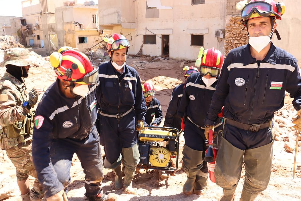 ليبيا.. فرق البحث تتمكن من إنقاذ 510 أشخاص من تحت الأنقاض بمدينة درنة ليبيا.. فرق البحث تتمكن من إنقاذ 510 أشخاص من تحت الأنقاض بمدينة درنة