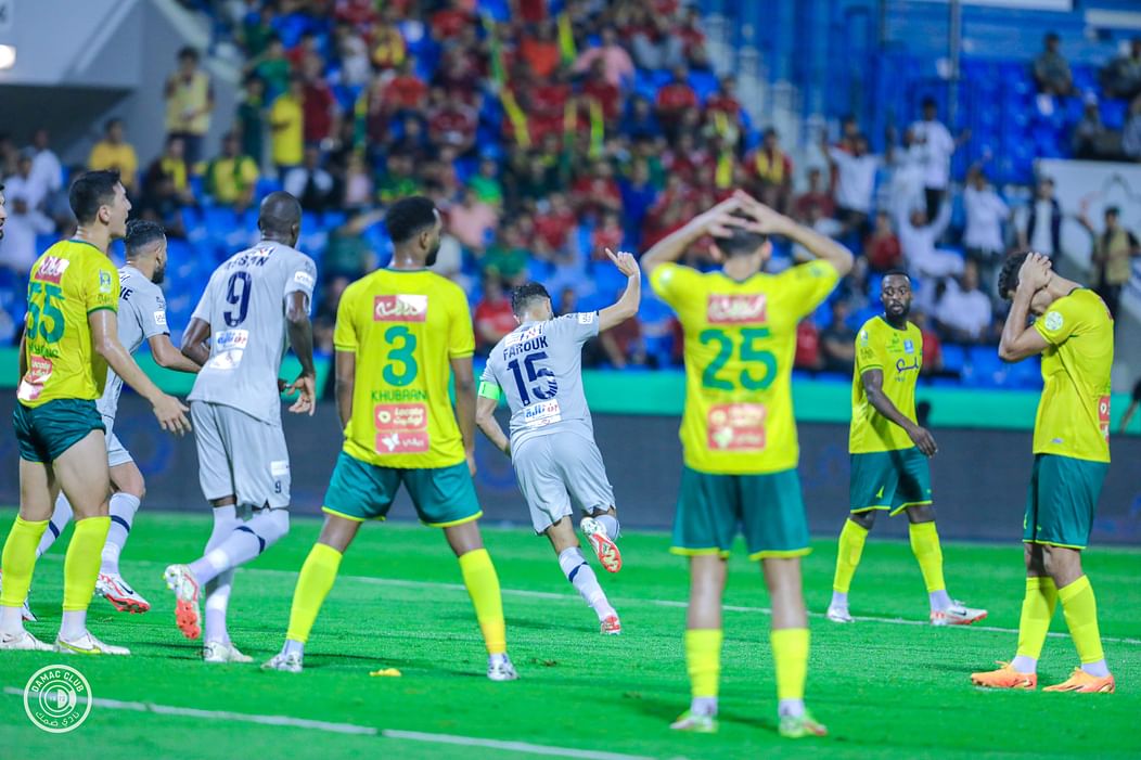 دوري روشن: ضمك يعبر محطة الخليج
