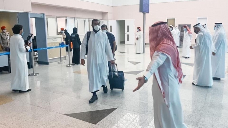 وصول الدفعة الأولى من الحجاج إلى مكة وصول الدفعة الأولى من الحجاج إلى مكة