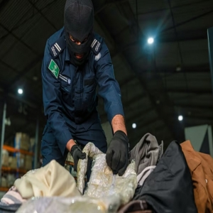 ضربة أمنية قوية… إحباط تهريب أكثر من 520 ألف حبة خاضعة للرقابة الطبية في ميناء الملك عبدالعزيز ومنفذ الوديعة