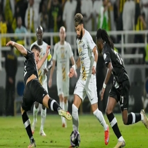 بطل دوري روشن "الاتحاد" يُكرِّس حضوره في مرمى الشباب بثلاثية