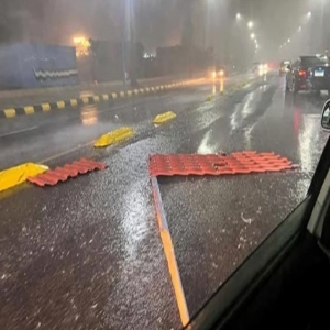 أمطار ورياح ورعب.. شاهد عاصفة غير مسبوقة تضرب الإسكندرية في مصر
