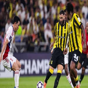 "بنزيما" يقود الاتحاد لتخطي الشارقة في دوري أبطال آسيا للنخبة