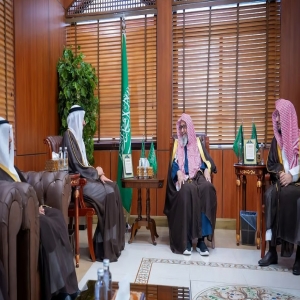 مفتي عام المملكة يستقبل وزير الحج ويشيد بجهود خدمة الحجاج والمعتمرين