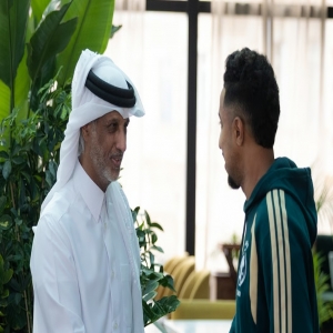 وزير الرياضة والشباب بدولة قطر يزور بعثة الأخضر