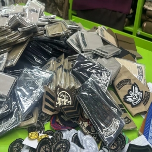 اللجنة الأمنية بالرياض تُغلق 5 محال وتُصادر رتبًا عسكرية مخالفة