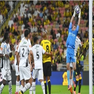 دوري روشن: الاتحاد يأخذ نصيبه من الشباب بهدفين