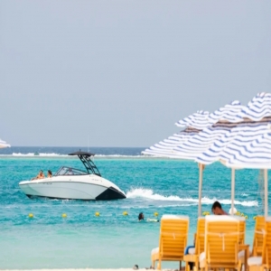 متطلبات واشتراطات جديدة لمشغّلي شواطئ البحر الأحمر