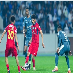 في ليلة القبض على القمة.. الهلال يخطف الصدارة بثنائية ضمك