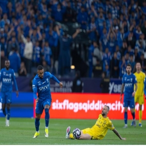 الهلال يكرم النصر بثلاثية وطرد «العقيدي» في قمة «ديربي العاصمة»