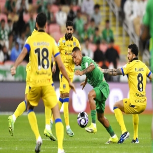 الأهلي بعشرة لاعبين يقلب تأخره لفوز قاتل على التعاون في دوري روشن