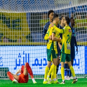 الخليج يكتسح الأخدود برباعية ويصعد للمركز السابع بدوري روشن