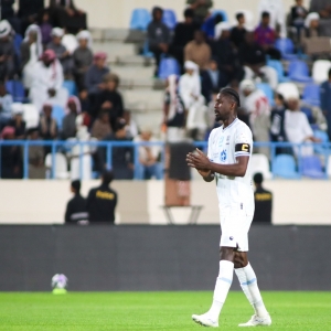 الرياض يخطف تعادلاً قاتلاً أمام الأخدود في دوري روشن