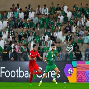 الأهلي السعودي يهزم شباب الأهلي الإماراتي برباعية مثيرة في نخبة آسيا