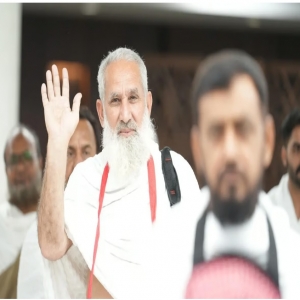 جوازات مطار الملك عبدالعزيز تستقبل أولى رحلات المعتمرين في رمضان 1447