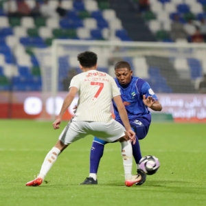 التعادل الإيجابي يحسم مواجهة ضمك والفتح في دوري روشن