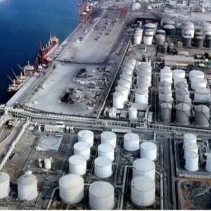 حريق في منطقة الفجيرة البترولية بالإمارات بعد اعتراض طائرة مسيَّرة