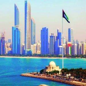 أبو ظبي: إصابة 6 مقيمين جراء سقوط شظايا في موقعين بمنطقة أيكاد 2