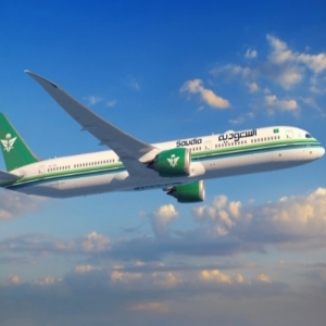 "السعودية" تمدد تعليق الرحلات إلى دول الخليج وموسكو وبيشاور